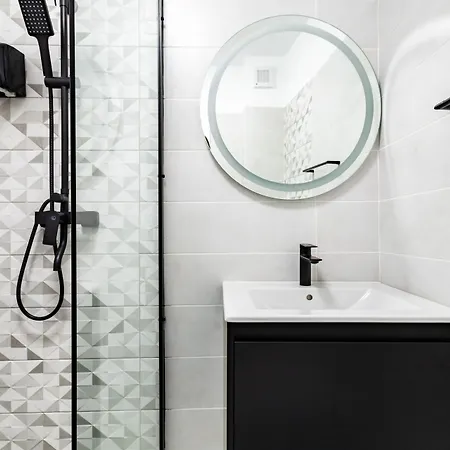 Downtown Victoria By Citybookings *