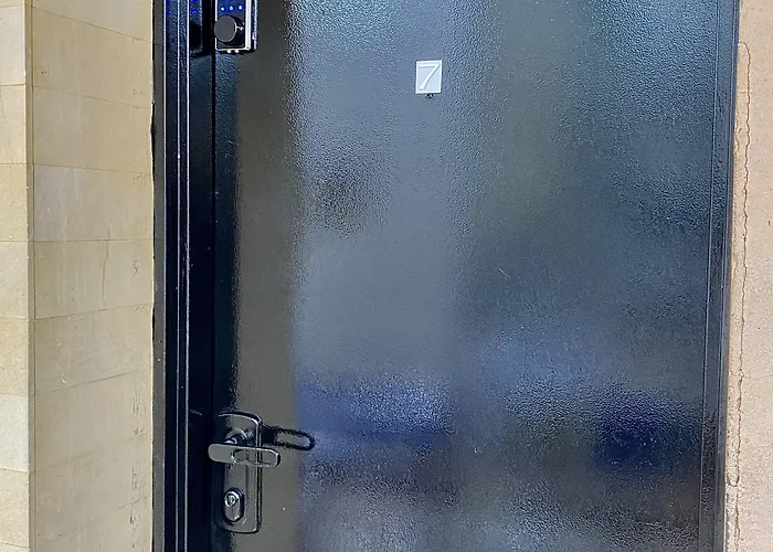 Apartment Downtown Victoria By Citybookings Bukarest