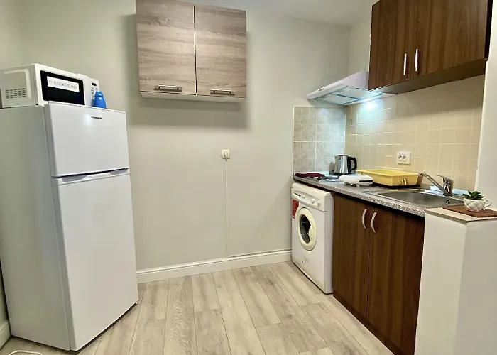 Downtown Victoria By Citybookings