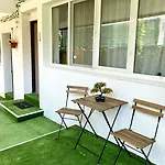 Downtown Victoria By Citybookings * Bukarest